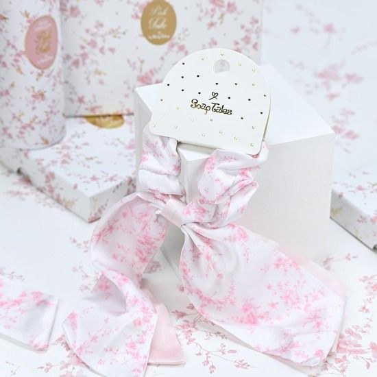 bbbbbbbbbbΜπομπονιέρες βάπτισης scrunchie με μαντίλι pink toile Soap Tales