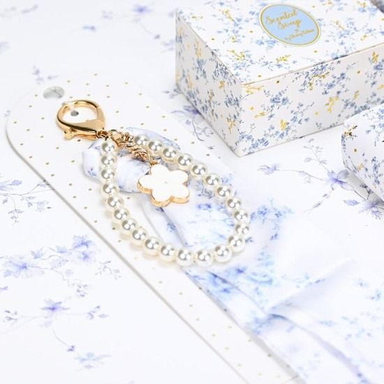 bbbbbbbbbbΜπομπονιέρες βάπτισης charm με μαντιλάκι και πέρλες blue toile Soap Tales