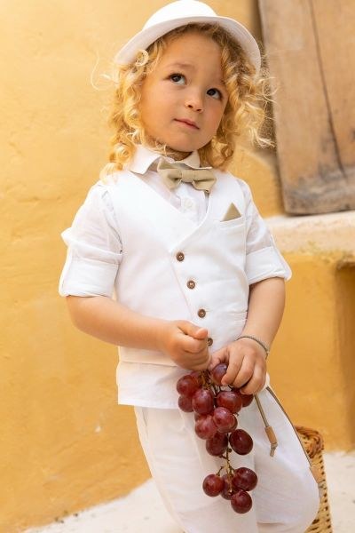 bbbbbbbbbbΟ Filippos είναι ένα λευκό μονόχρωμο βαπτιστικό κοστούμι με μπεζ πινελιές, μία μοναδική επιλογή από βαπτιστικά ρούχα για αγόρι. 