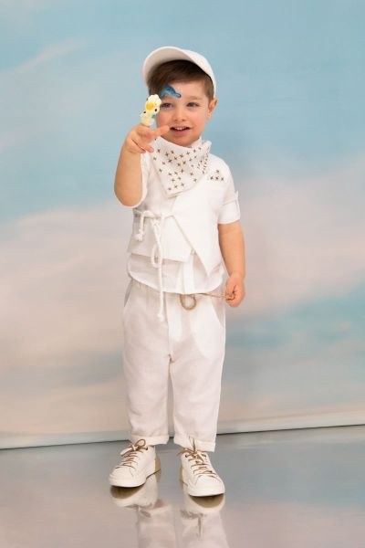 bbbbbbbbbbβαπτιστικά ρούχα για αγόρι από την Bambolino, σε λευχές αποχρώσεις με εκλεπτυσμένες μπεζ λεπτομέρειες