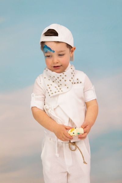 bbbbbbbbbbβαπτιστικά ρούχα για αγόρι από την Bambolino, σε λευχές αποχρώσεις με εκλεπτυσμένες μπεζ λεπτομέρειες