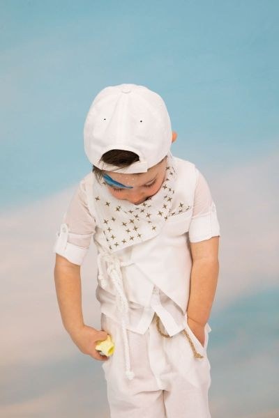 bbbbbbbbbbβαπτιστικά ρούχα για αγόρι από την Bambolino, σε λευχές αποχρώσεις με εκλεπτυσμένες μπεζ λεπτομέρειες