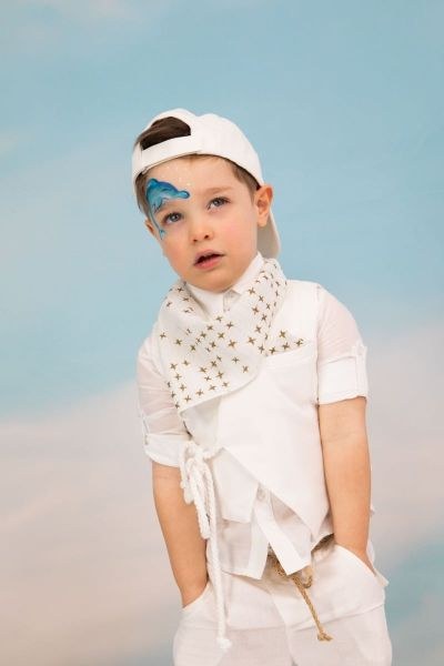 bbbbbbbbbbβαπτιστικά ρούχα για αγόρι από την Bambolino, σε λευχές αποχρώσεις με εκλεπτυσμένες μπεζ λεπτομέρειες