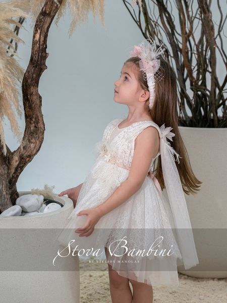 bbbbbbbbbbΒαπτιστικό φόρεμα κορίτσι Stova Bambini SS26 σε ιβουάρ απόχρωση με δαντελένια μανίκια, 3D floral λεπτομέρειες, φούστα από τούλι και statement φιόγκο.