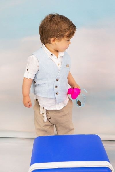 bbbbbbbbbbΑναδείξτε την κομψότητα και την αριστοκρατική φινέτσα με το βαπτιστικό σετ Antreas, μια επιλογή που συνδυάζει τη φυσική υφή των υφασμάτων με την κλασική αισθητική.