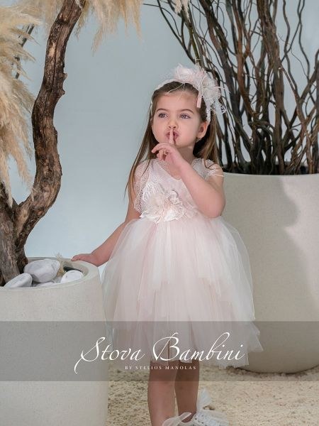 bbbbbbbbbbΒαπτιστικό φόρεμα κορίτσι Stova Bambini SS26 σε ιβουάρ απόχρωση με δαντελένιο μπούστο, ζώνη με ανάγλυφα λουλούδια, φούστα από τούλι και statement φιόγκο.