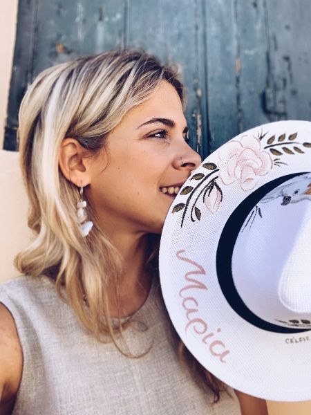 bbbbbbbbbbParrot and flowers