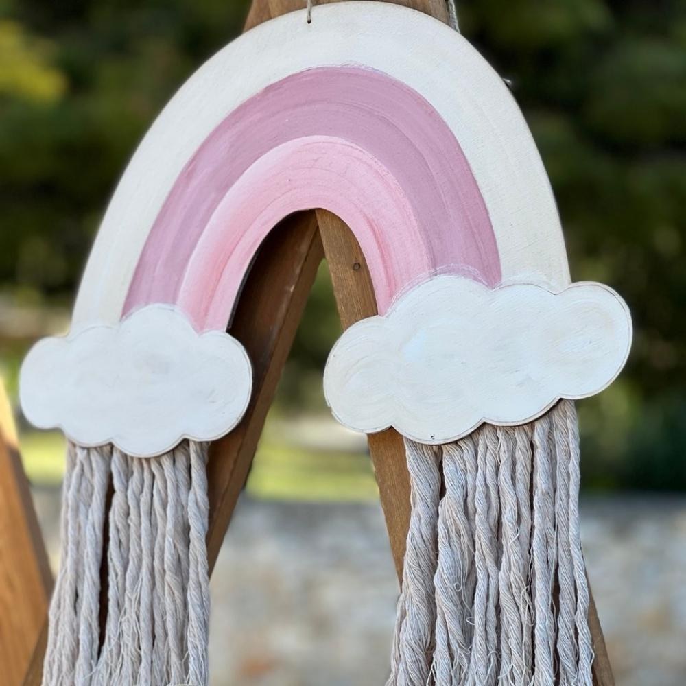 Στολισμός βάπτισης για κορίτσι με θέμα το ουράνιο τόξο