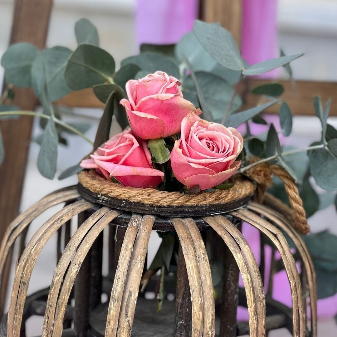 Στολισμός βάπτισης για κορίτσι με λουλούδια