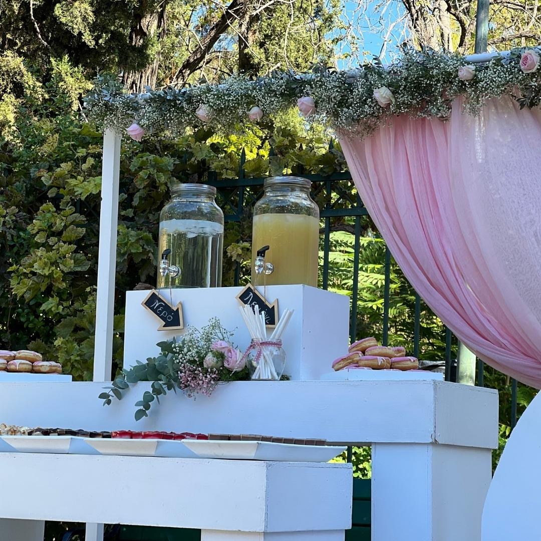 Candy bar βάπτισης  για κορίτσι - Στολισμός με λουλούδια