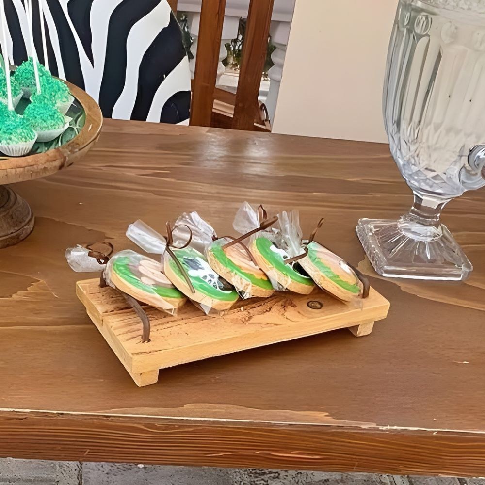 Candy bar βάπτισης με θέμα τα ζώα της ζούγκλας 