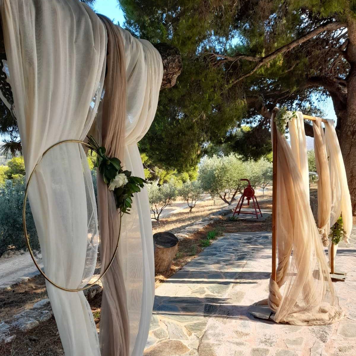 Ο στολισμός γάμου του Φώτη και της Λίας