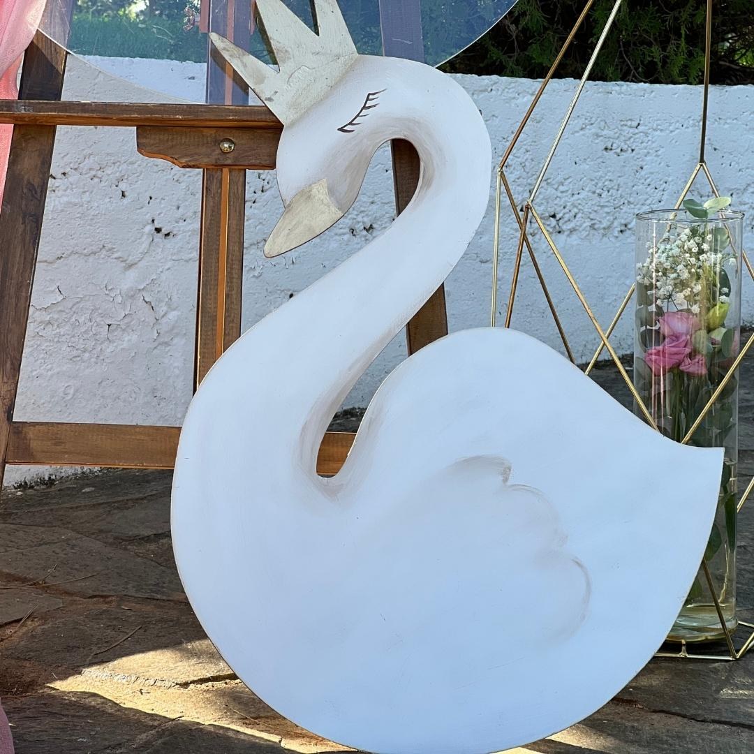 Στολισμός βάπτισης για κορίτσι με θέμα τον κύκνο