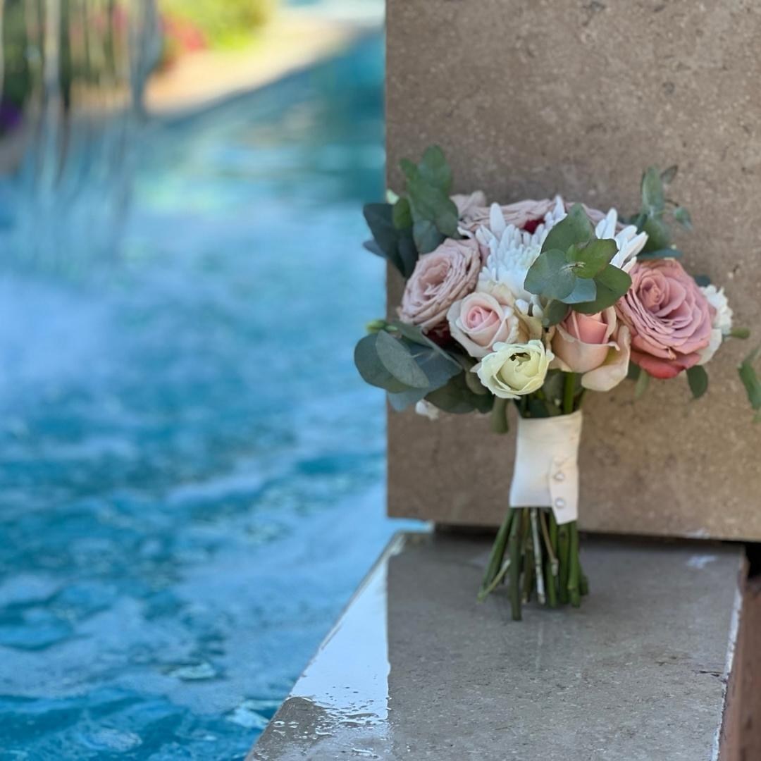 Στολισμός γάμου - Μοντέρνος γάμος με χρυσά στοιχεία