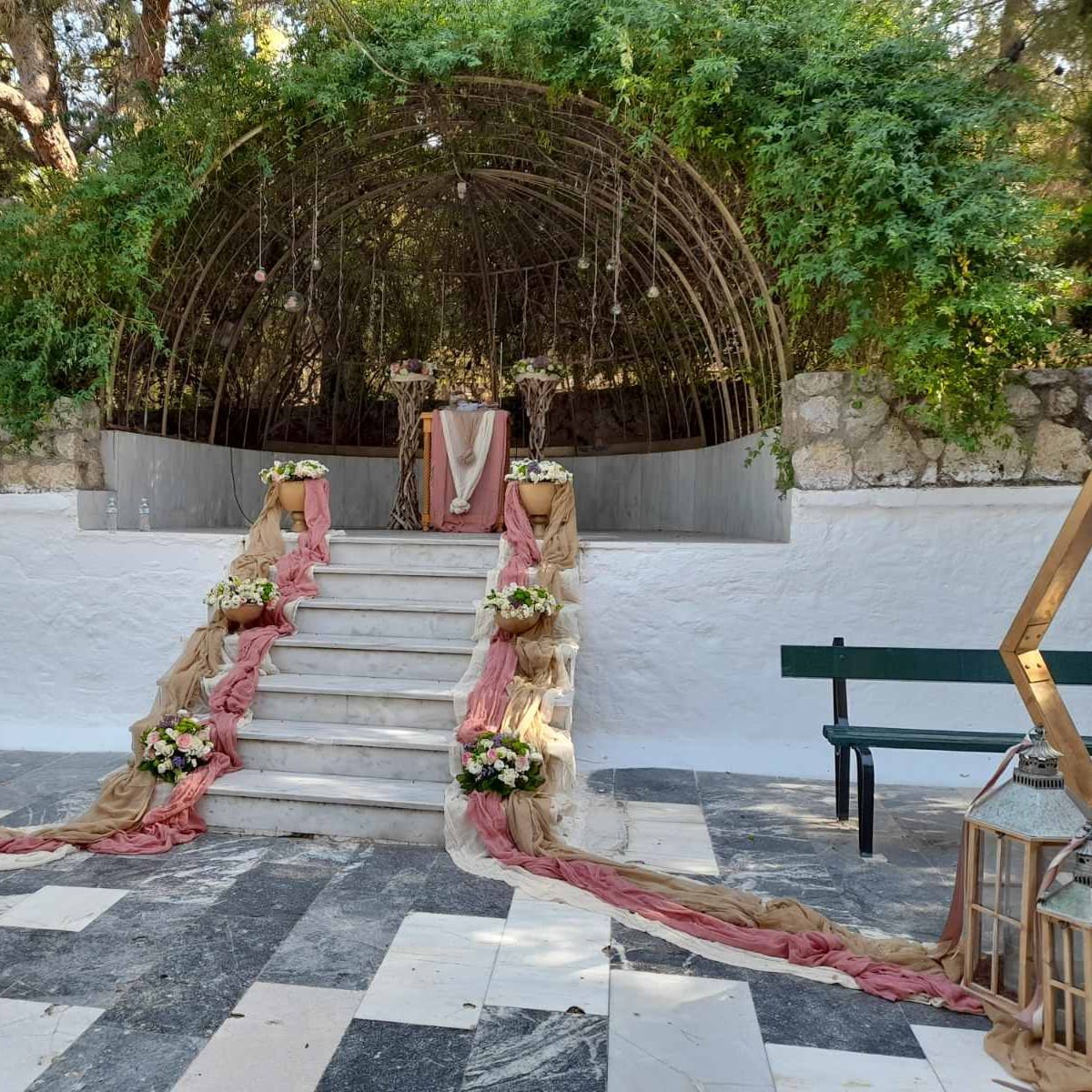 Ο στολισμός γάμου του Γρηγόρη και της Κωνσταντίνας