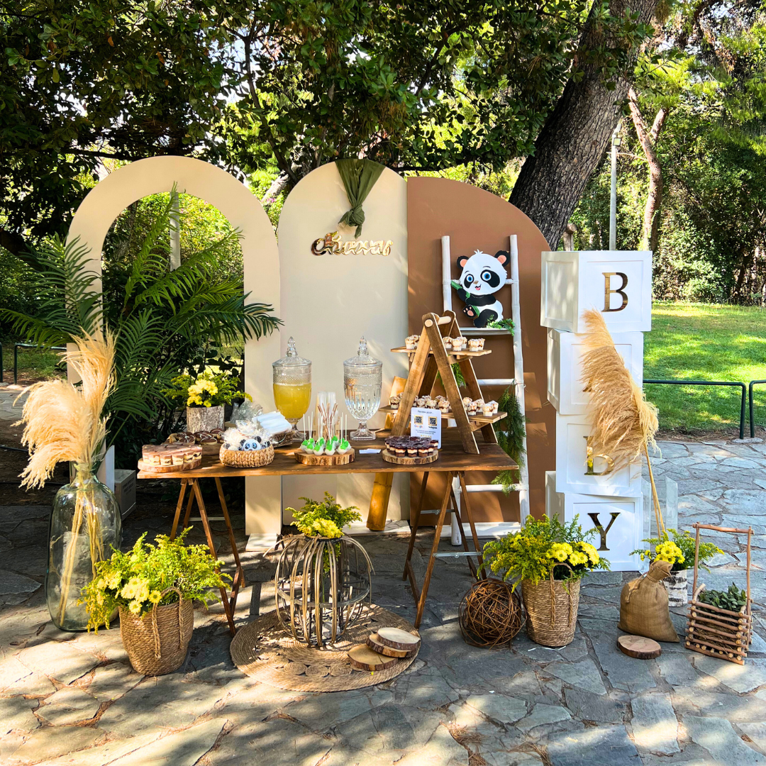 Candy bar βάπτισης για αγόρι με θέμα το panda