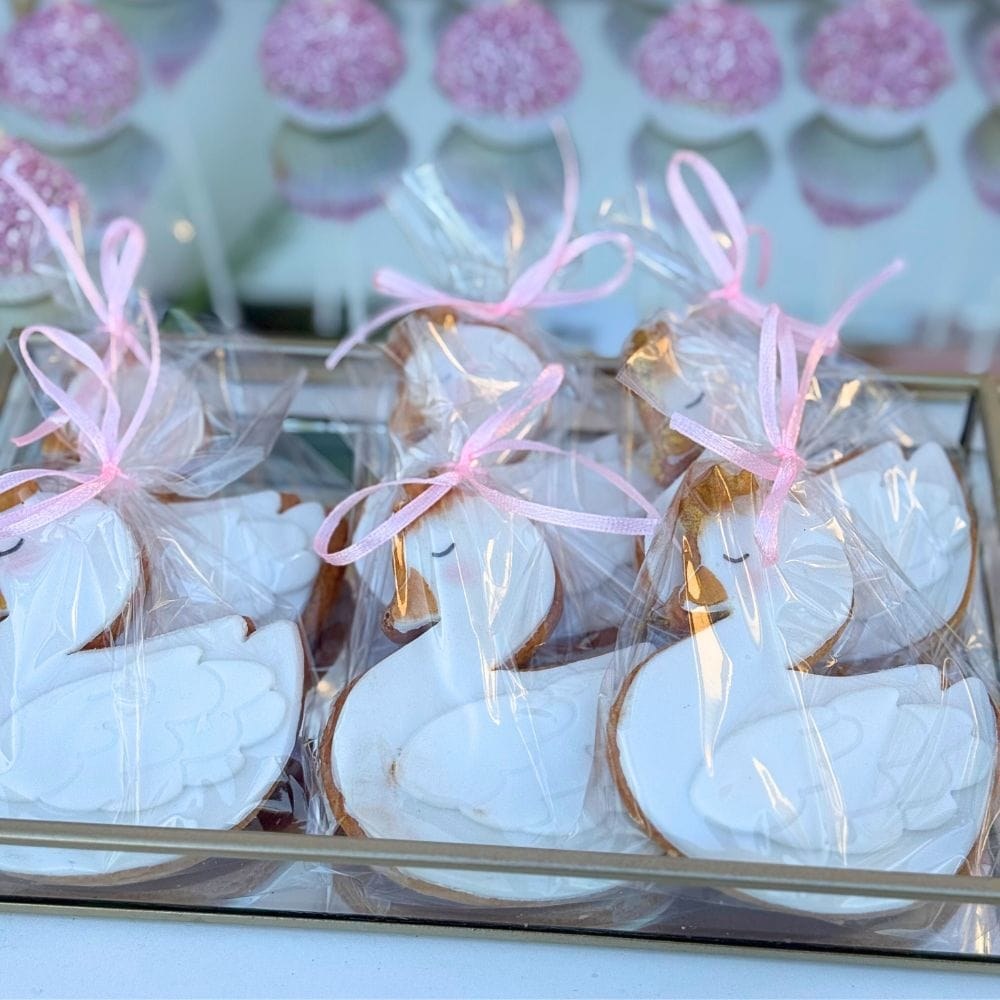 Candy bar βάπτισης για κορίτσι με θέμα τον κύκνο