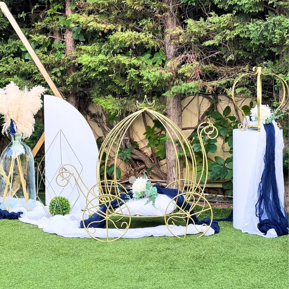 Στολισμός βάπτισης για αγόρι με θέμα την άμαξα