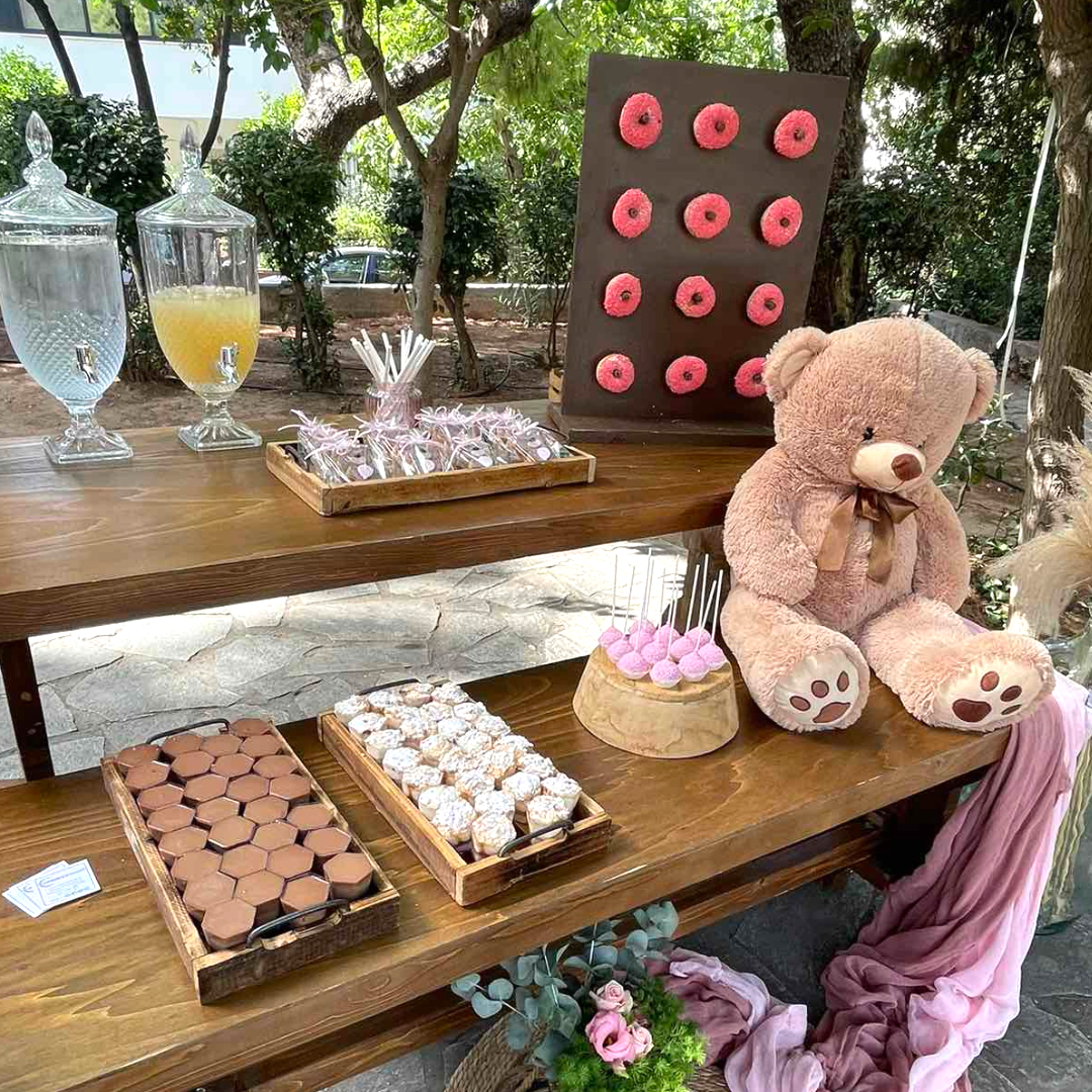 Candy bar βάπτισης για κορίτσι με μπαλόνια και αρκουδάκι