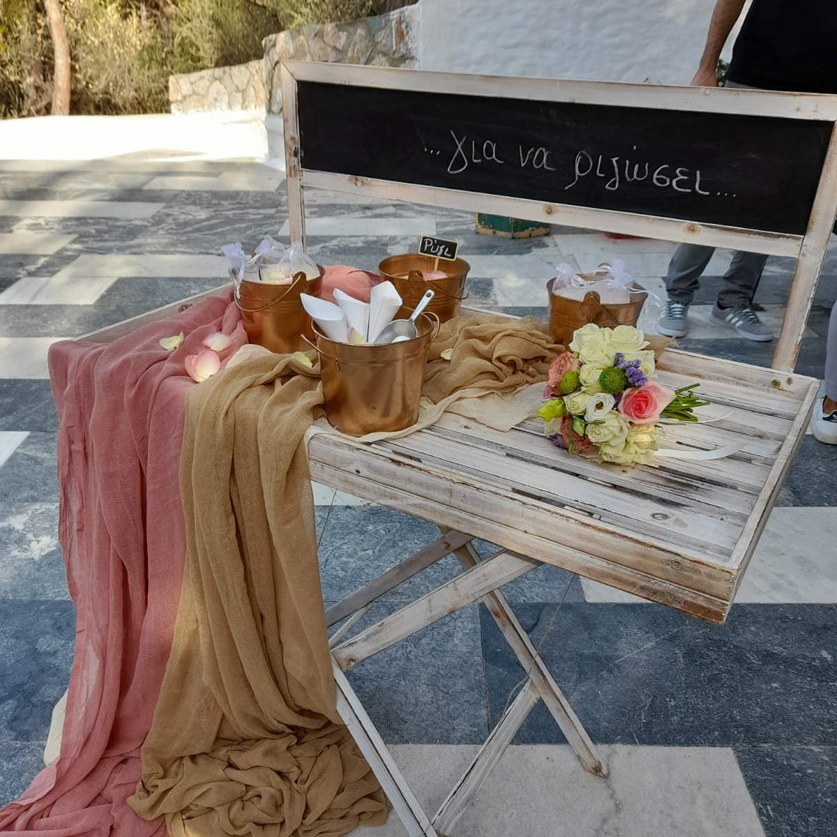 Ο στολισμός γάμου του Γρηγόρη και της Κωνσταντίνας