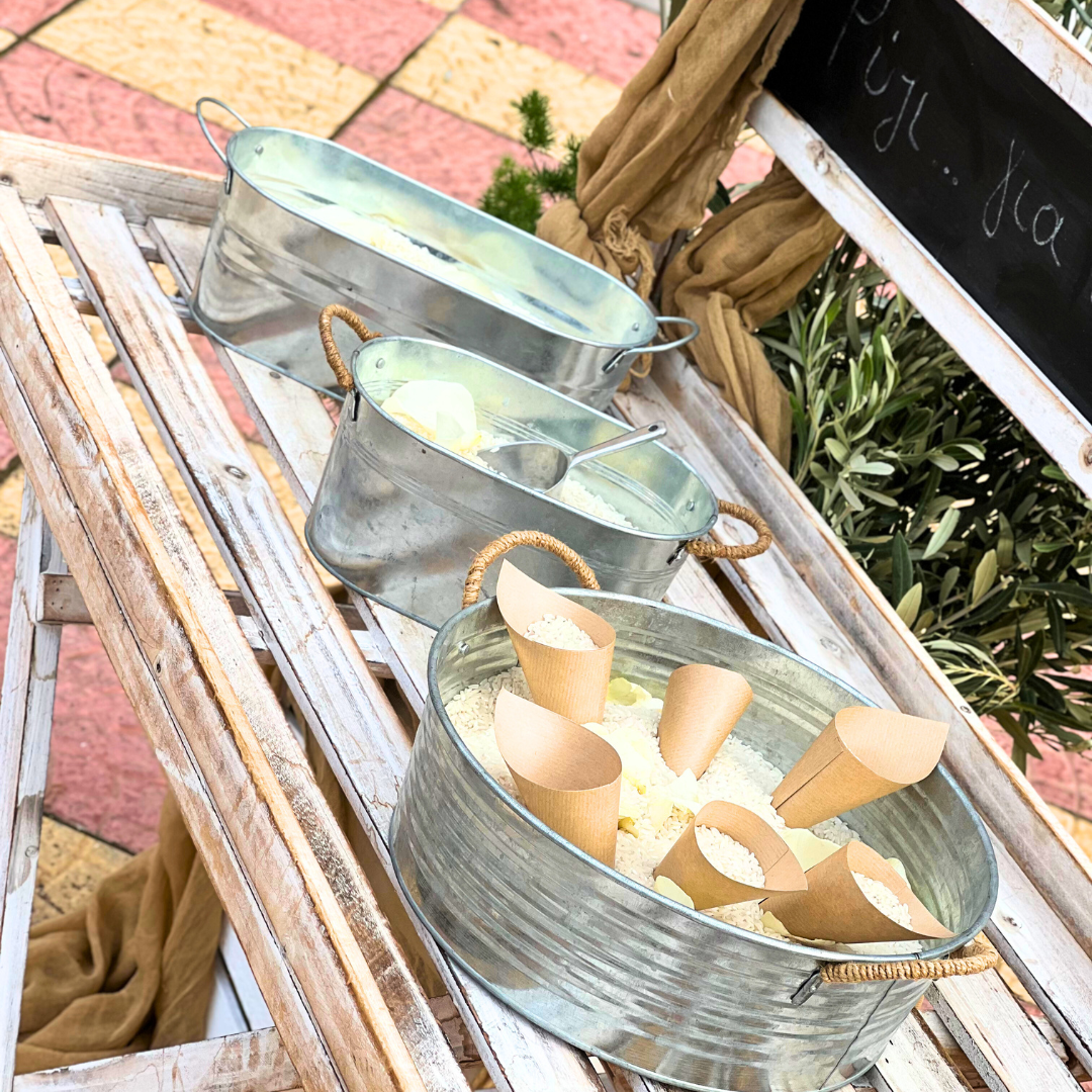 Σταντ ρυζιού για διακόσμηση γάμου με θέμα ελιά