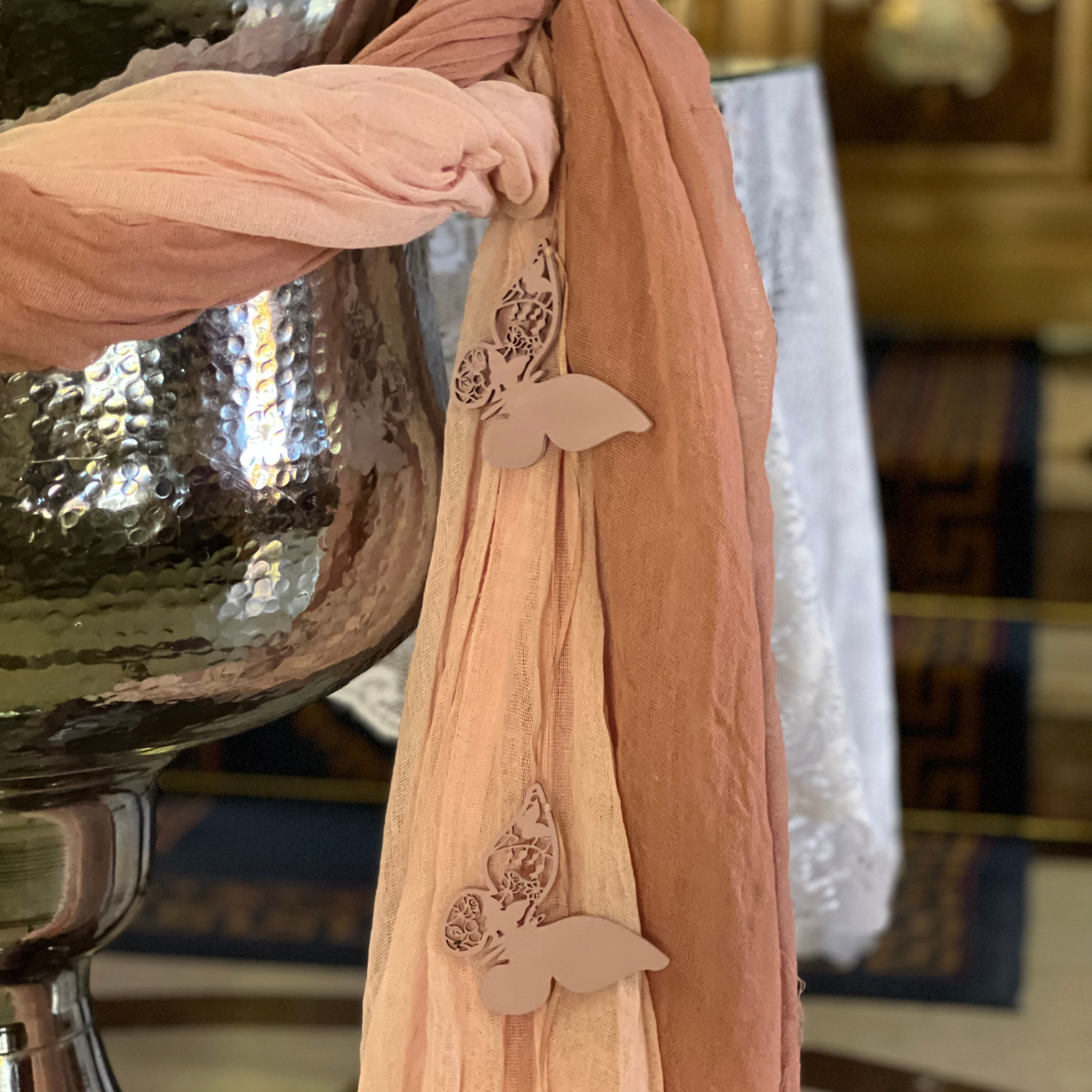 Στολισμός κολυμπήθρας για βάπτιση με θέμα την πεταλούδα