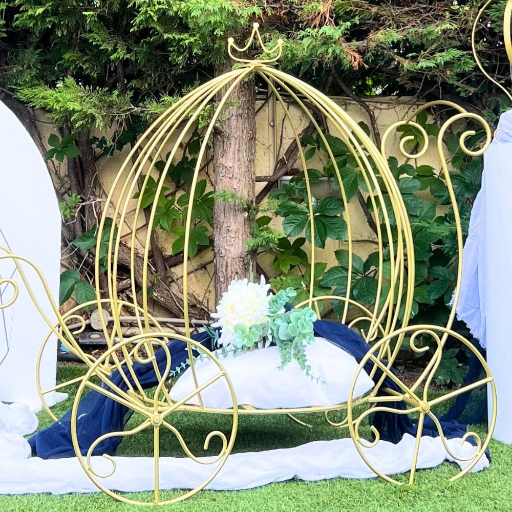 Στολισμός βάπτισης για αγόρι με θέμα την άμαξα