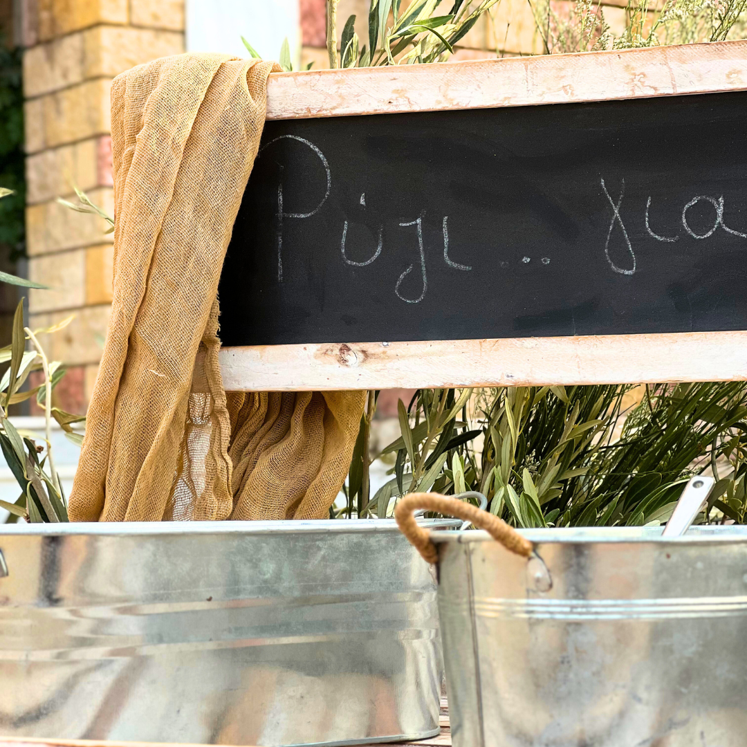 Σταντ ρυζιού για διακόσμηση γάμου με θέμα ελιά