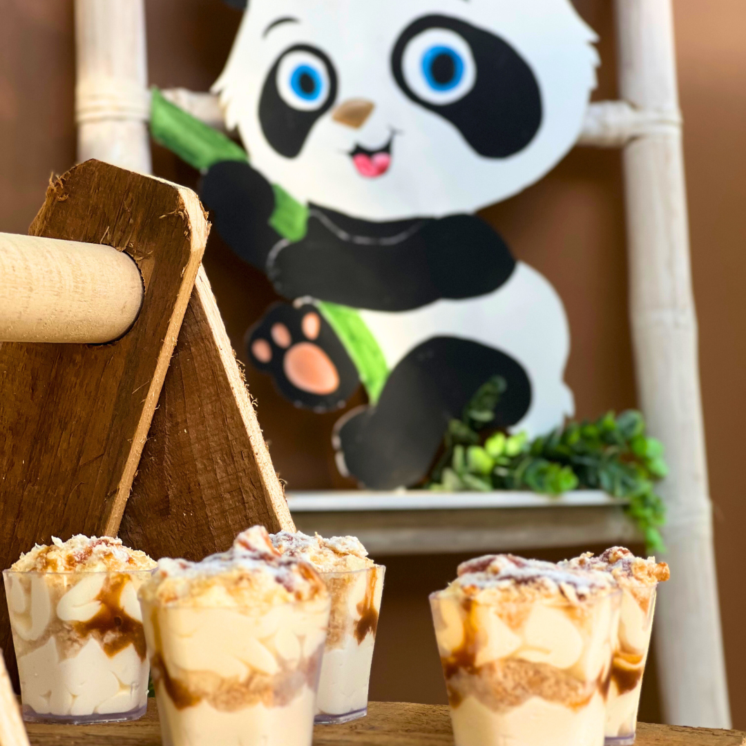 Candy bar βάπτισης για αγόρι με θέμα το panda