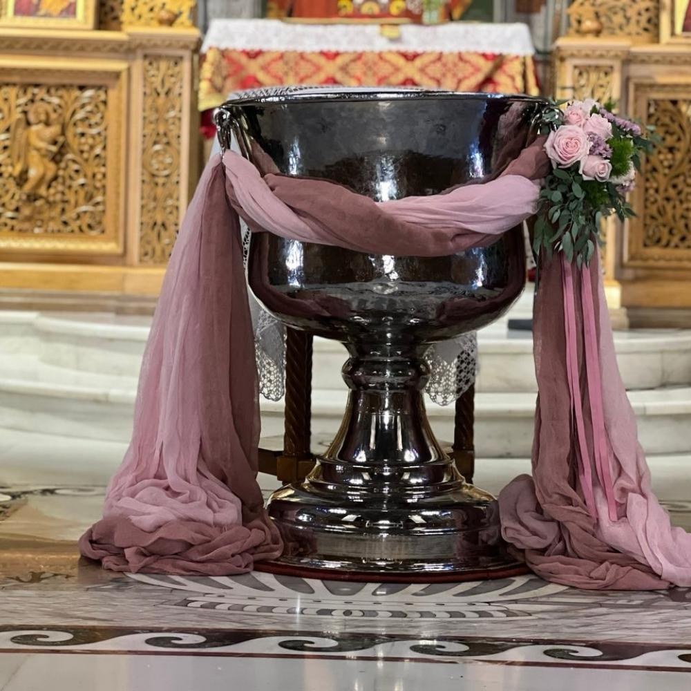 Στολισμός βάπτισης για κορίτσι με θέμα το ουράνιο τόξο