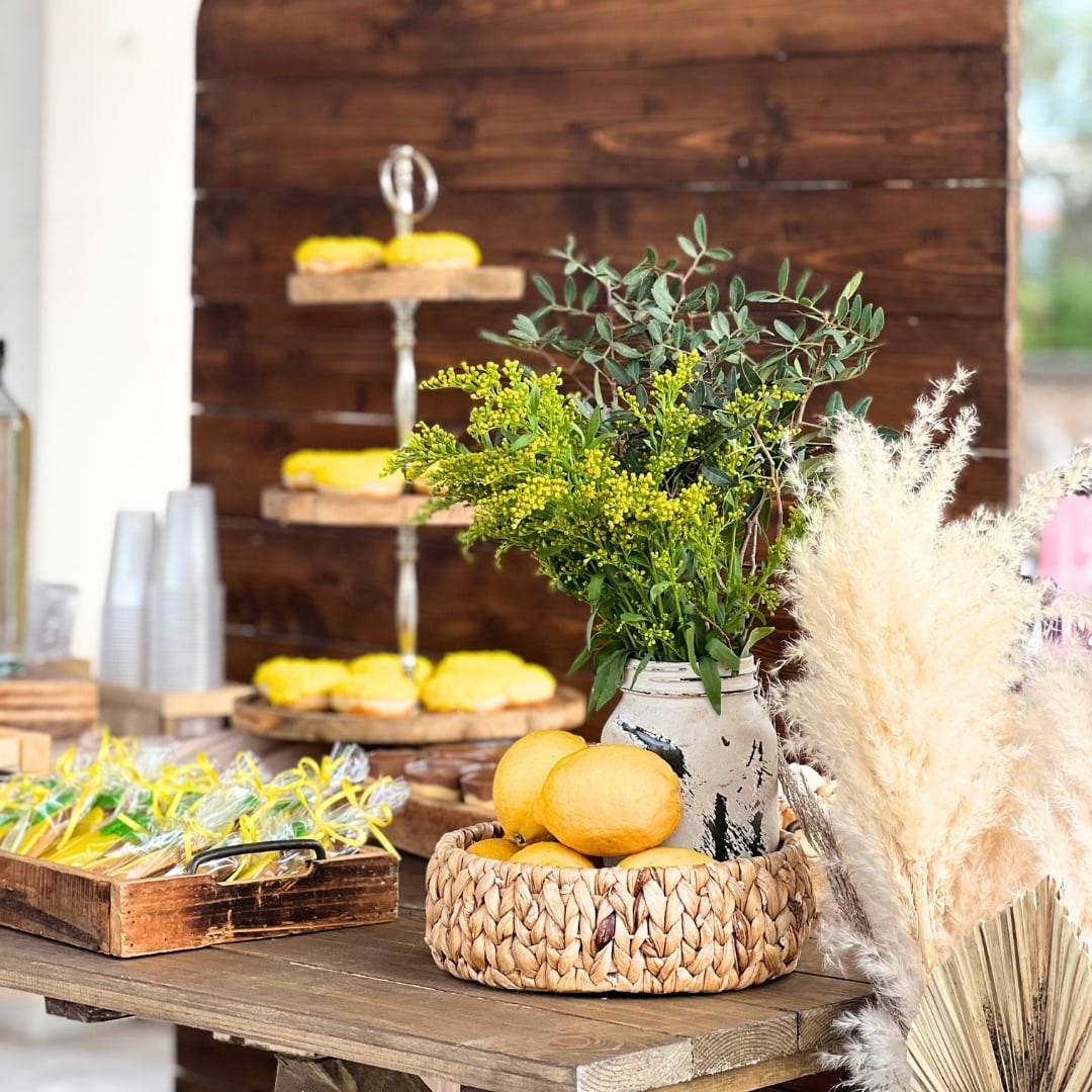 Candy bar βάπτισης για κορίτσι με θέμα το λεμόνι