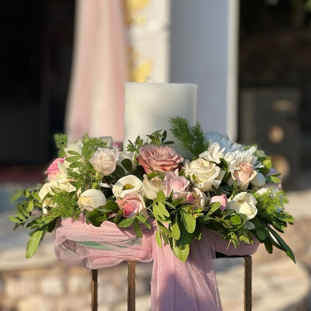 Διακόσμηση γάμου με χρυσά στοχεία