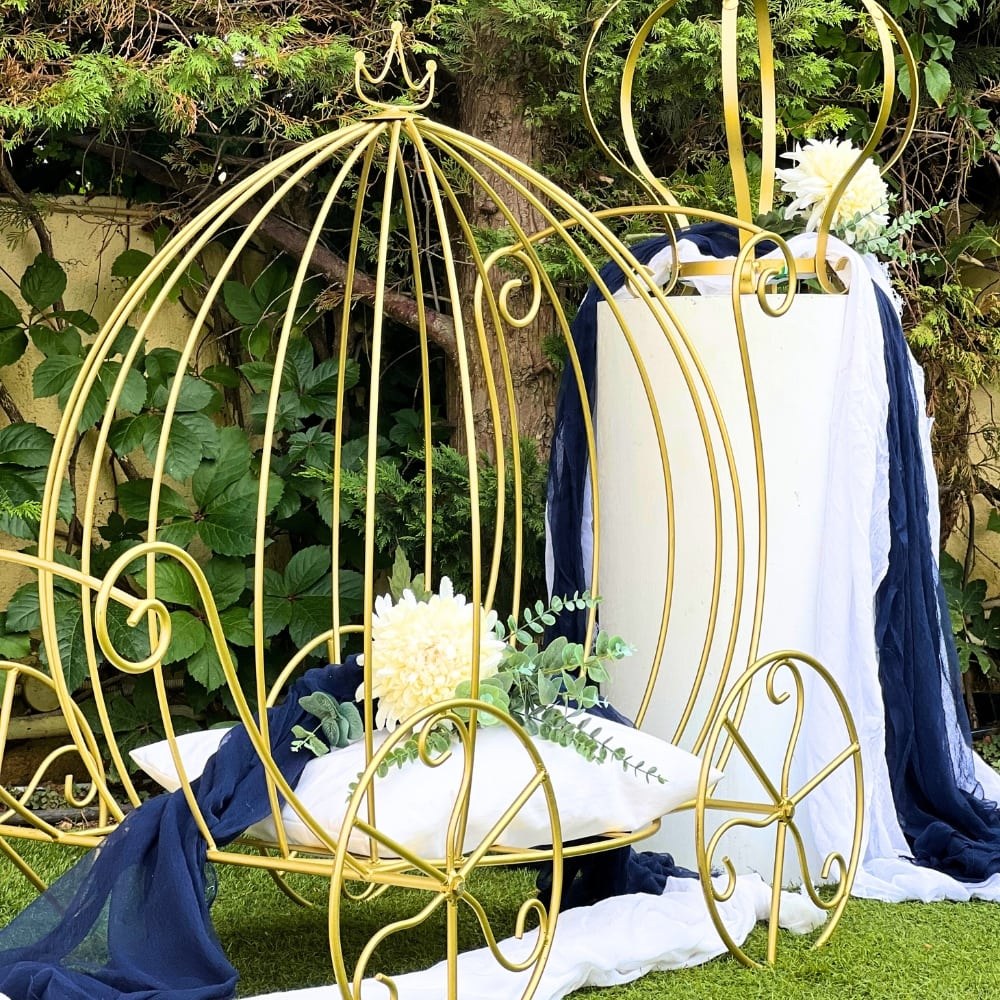 Στολισμός βάπτισης για αγόρι με θέμα την άμαξα