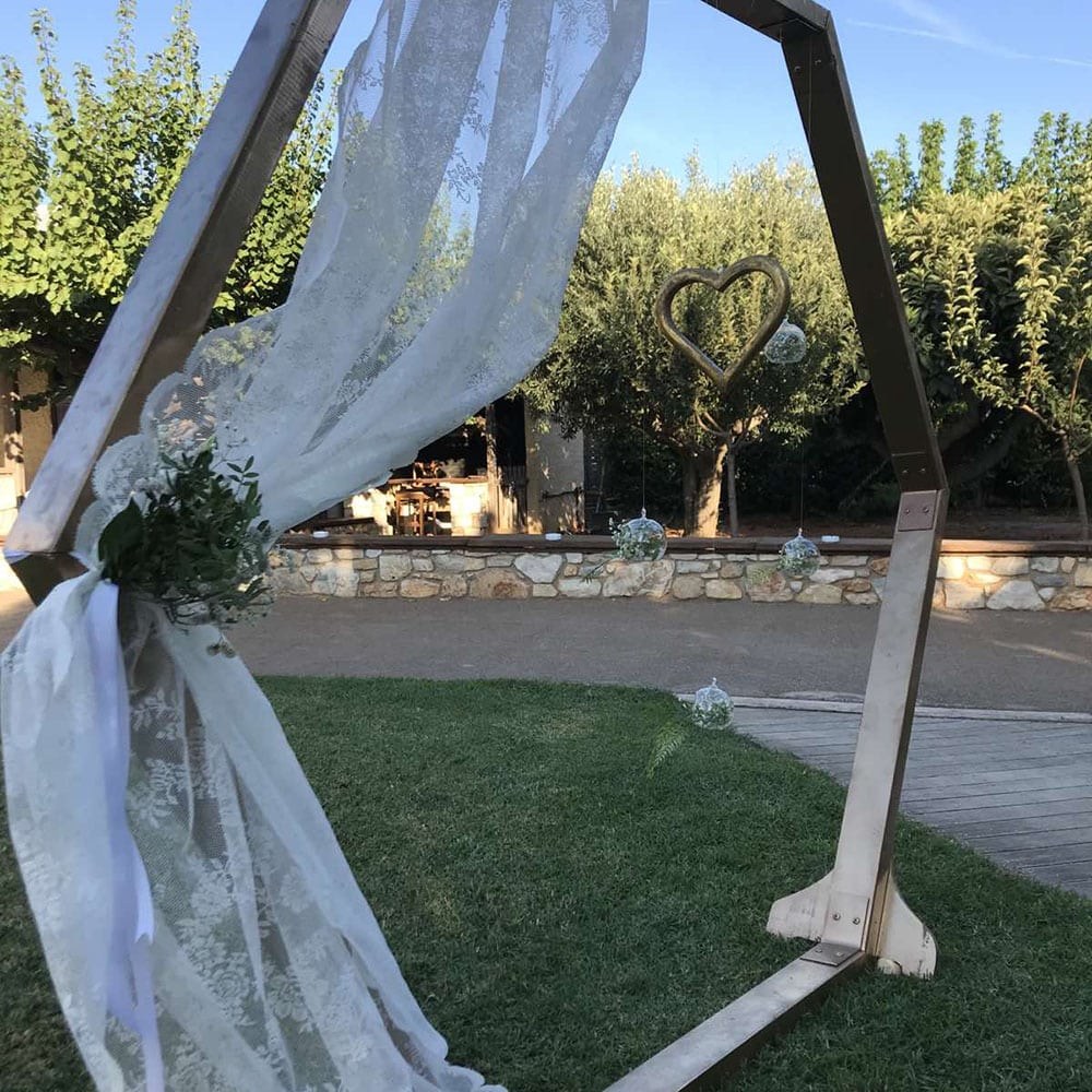 Ο στολισμός γάμου του Νίκου και της Μαργαρίτας