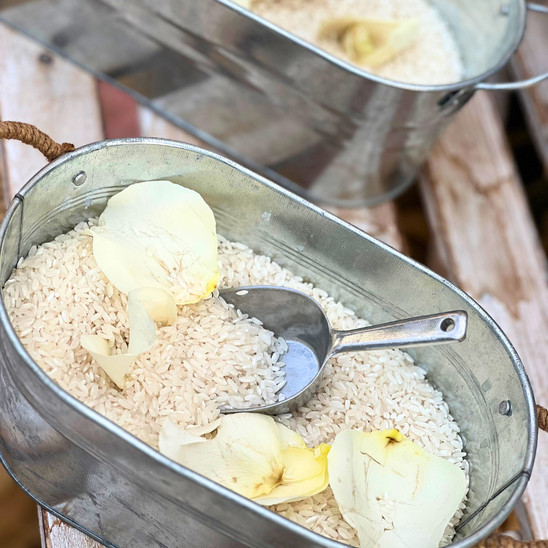 Σταντ ρυζιού για διακόσμηση γάμου με θέμα ελιά