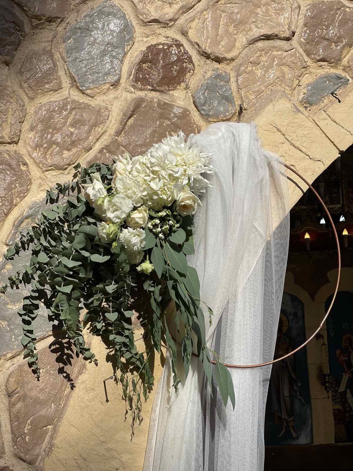 Ο στολισμός γάμου του Νίκου και της Βούλας