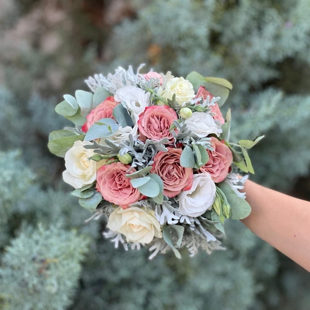 Διακόσμηση γάμου με χρυσά στοχεία