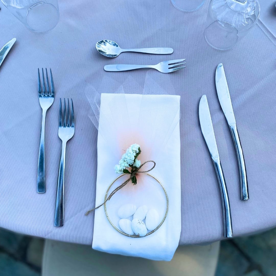 Ρομαντικός στολισμός γάμου σε κτήμα