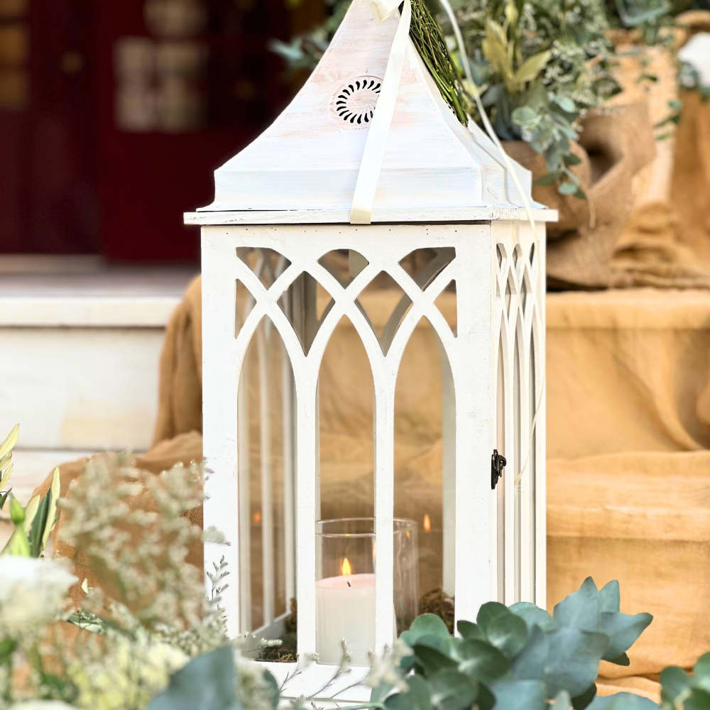 Στολισμός εκκλησίας για γάμο με ελιά