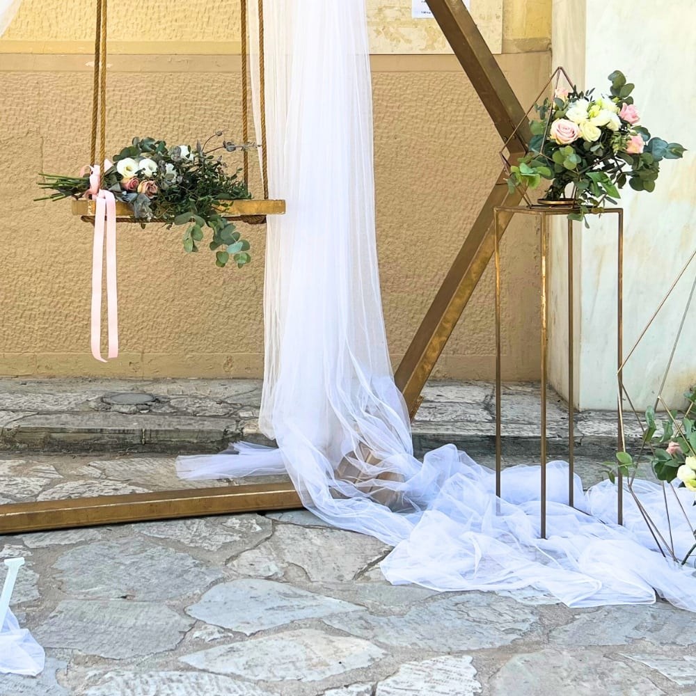 Ρομαντικός στολισμός βάπτισης για κορίτσι με το πολύγωνο