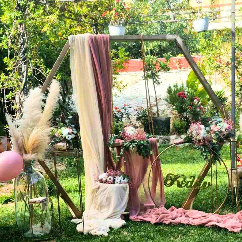 Ρομαντικός στολισμός βάπτισης για κορίτσι με πολύγωνο