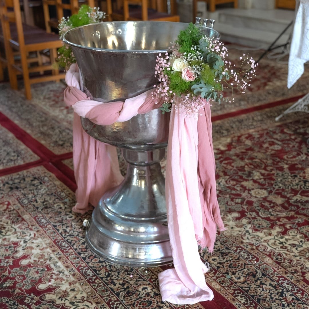 Ρομαντικός στολισμός κολυμπήθρας