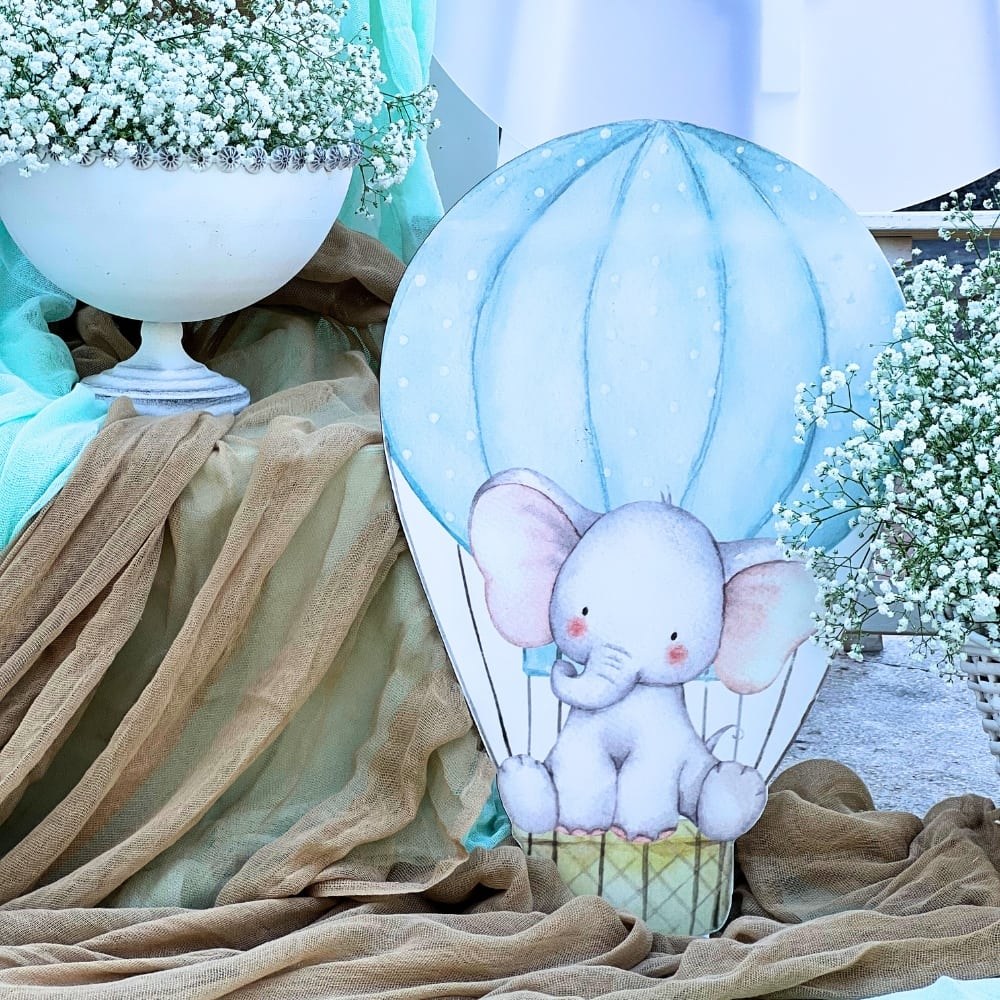 Στολισμός βάπτισης για αγόρι με θέμα το αερόστατο και το ελεφαντάκι