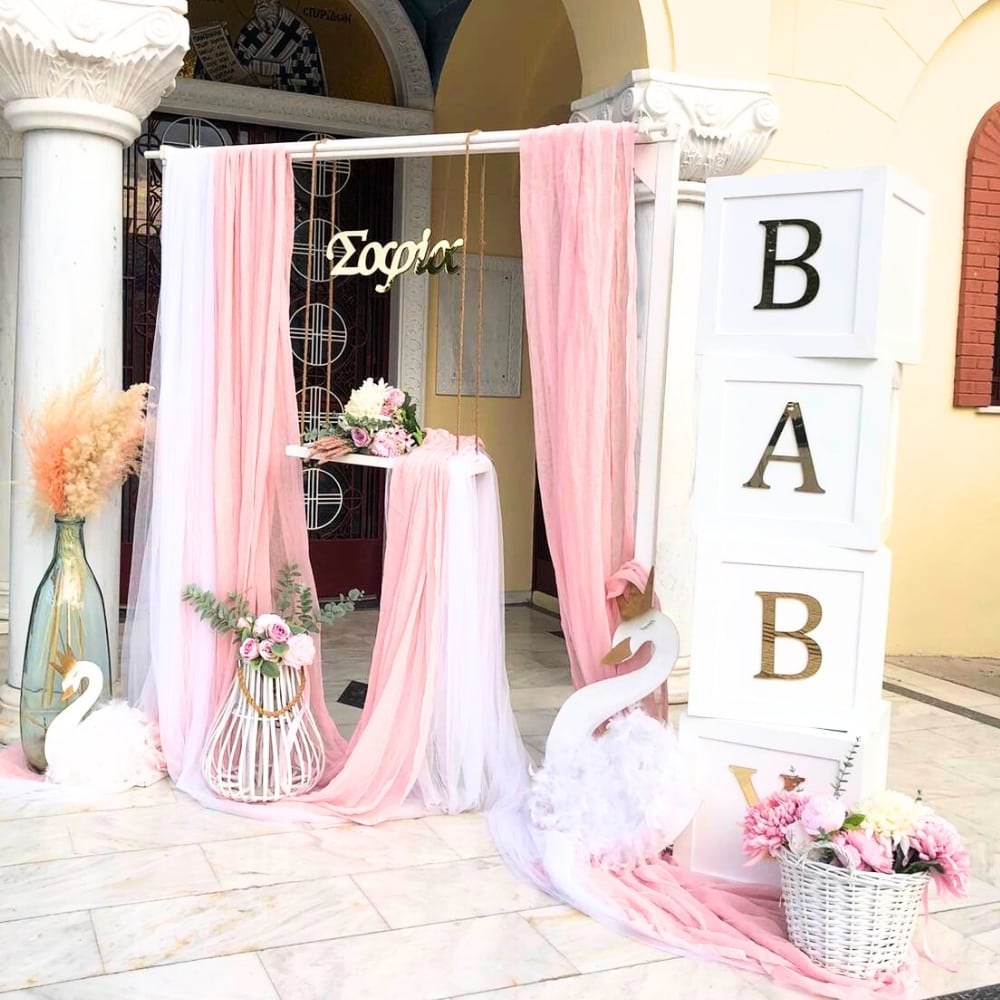 Στολισμός βάπτισης για κορίτσι με θέμα τον κύκνο