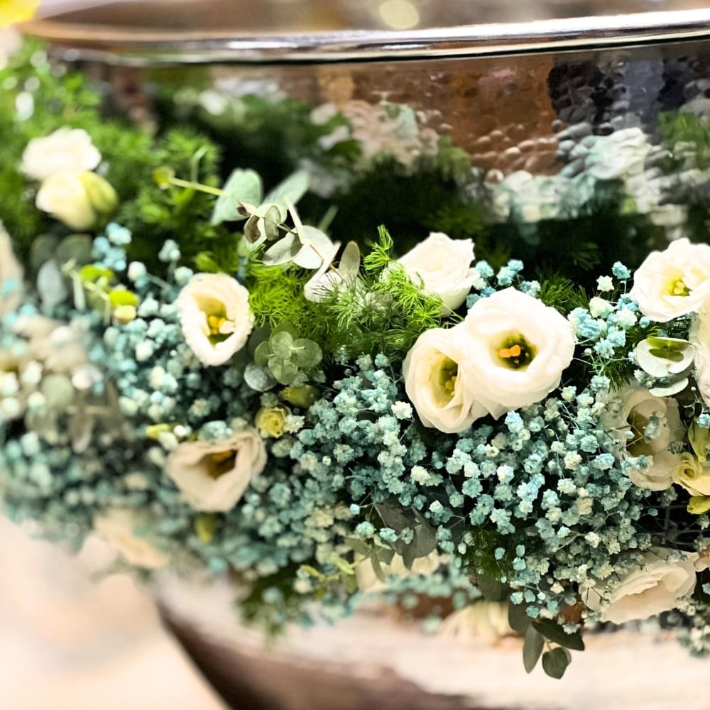 Διακόσμηση κολυμπήθρας με λουλούδια