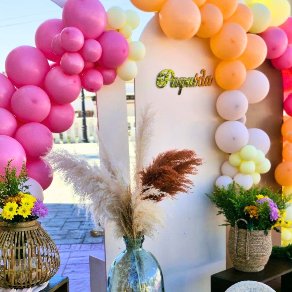 Στολισμός βάπτισης για κορίτσι με πολύχρωμα μπαλόνια