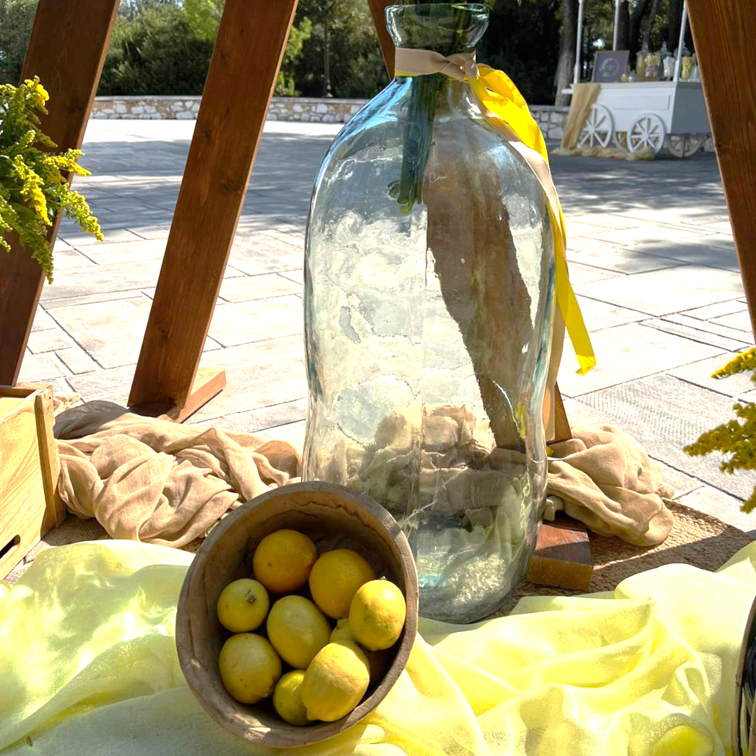 Στολισμός γάμου και βάπτισης με θέμα τα λεμόνια