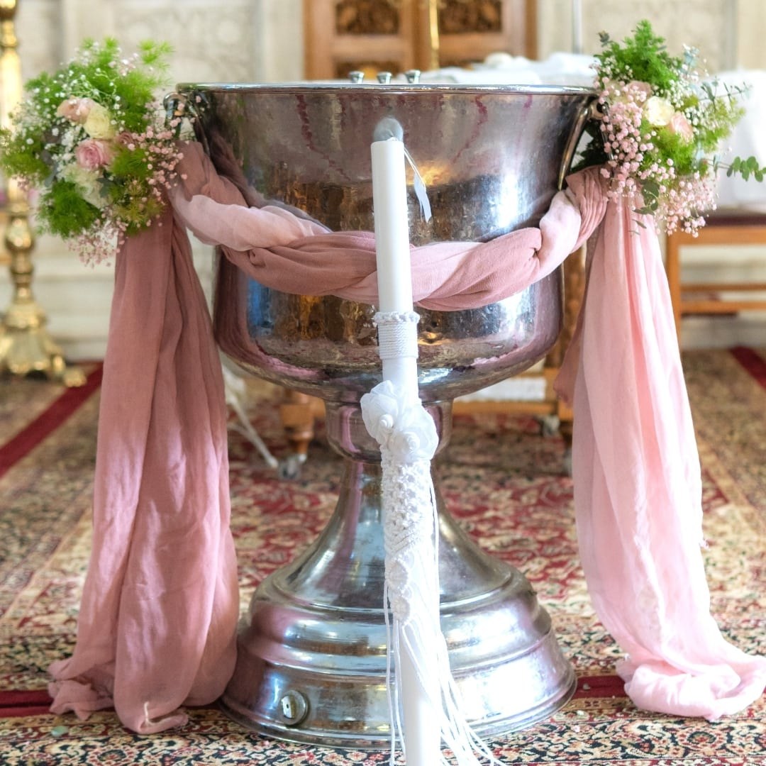 Ρομαντικός στολισμός κολυμπήθρας