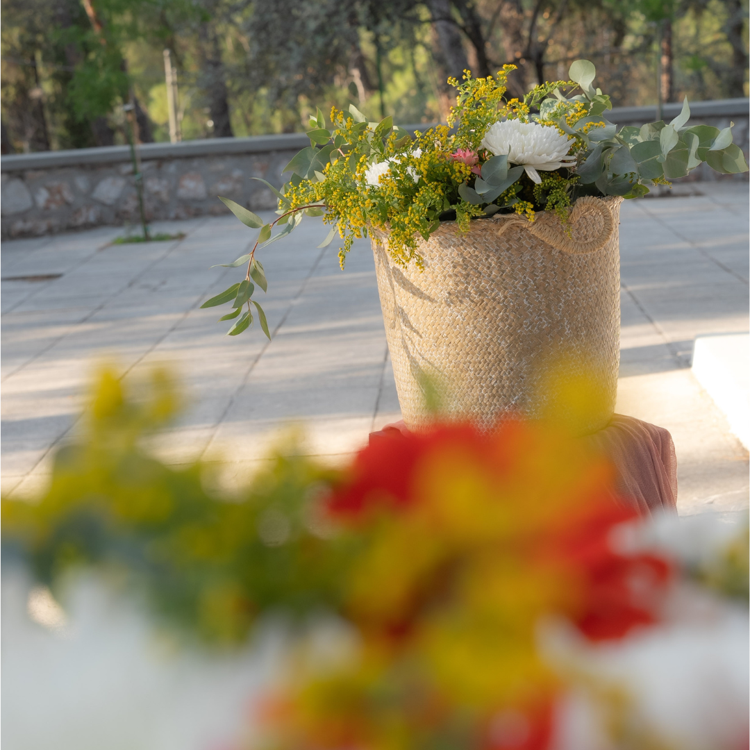 Ρομαντικός φθινοπωρινός στολισμός βάπτισης για κορίτσι