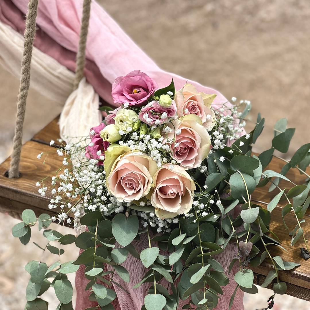 Στολισμός βάπτισης για κορίτσι με λουλούδια